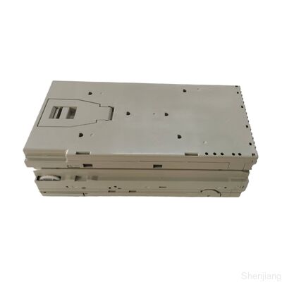 La caja de aceptación de efectivo de Hitachi HT-3842-WAB-R